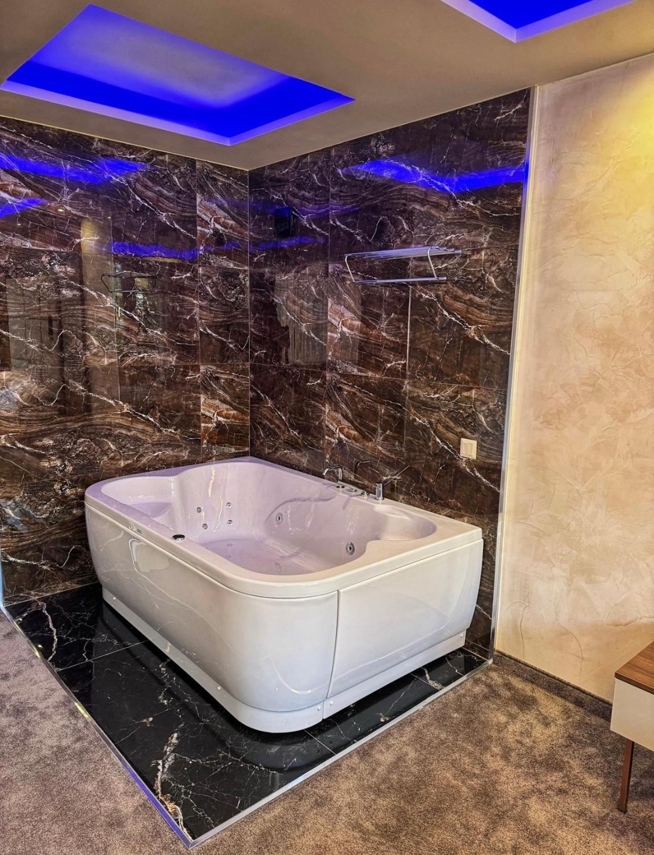 Hotel Diamant Dospat Luaran gambar